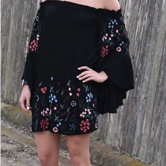 Urge off shoulder embroidered tunic dress. - Picture 4 of 9